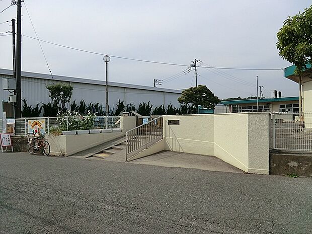 幼稚園・保育園 71m 藤沢市立辻堂保育園