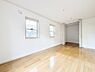 室内：■落ち着いた色合いのお部屋で穏やかな時間を楽しめます