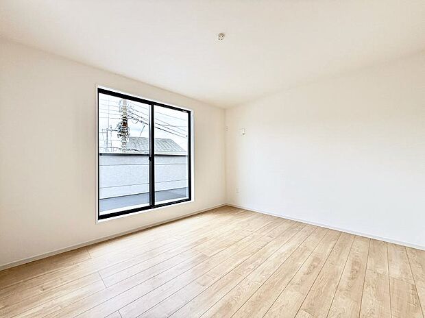 1号棟  ■落ち着いた色合いのお部屋で穏やかな時間を楽しめます