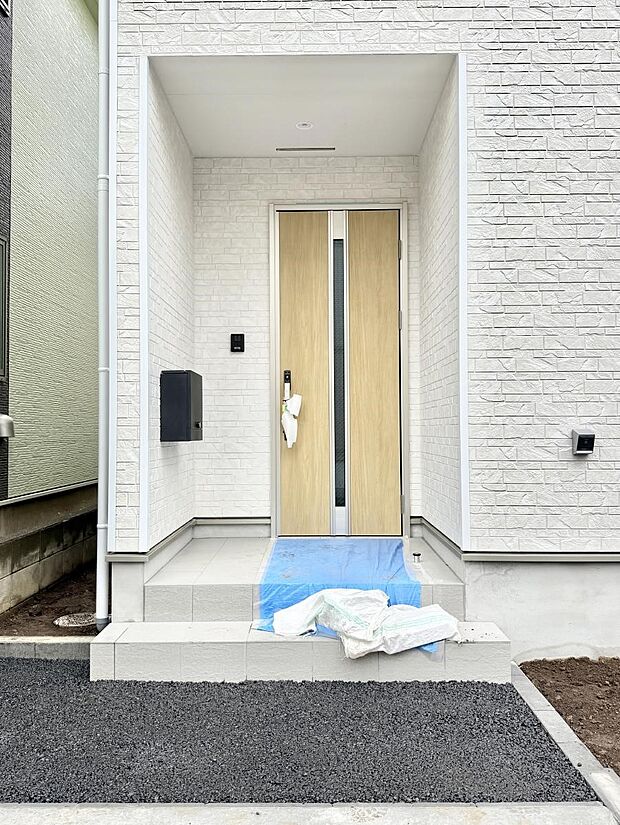 1号棟  ■ シンプルで美しく、住まいの第一印象を彩る玄関です