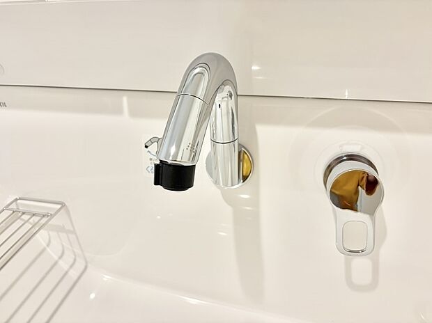 ■手洗いや顔を洗う時も快適に使える便利なシャワー