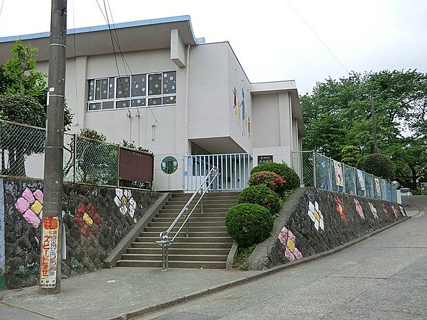 幼稚園・保育園 1800m 秦野市立北幼稚園