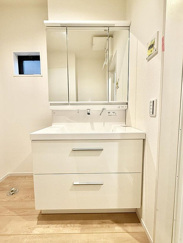 1号棟 ■朝の準備がスムーズにできる広さです
