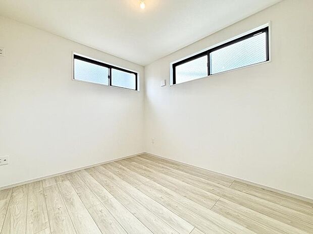 1号棟  ■落ち着いた色合いのお部屋で穏やかな時間を楽しめます
