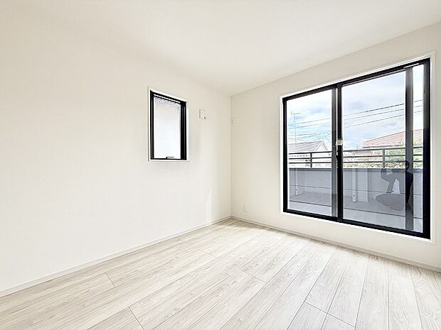 1号棟 ■落ち着いた色合いのお部屋で穏やかな時間を楽しめます
