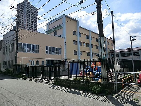 幼稚園・保育園 900m 橋本幼稚園