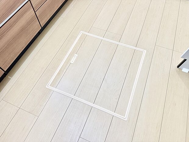 ■日用品やストックに便利な床下収納