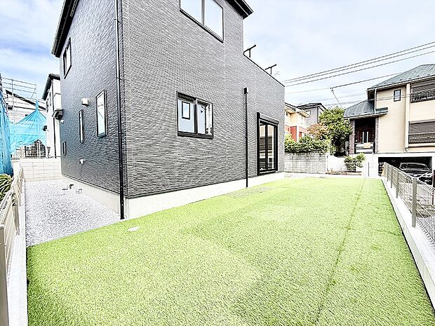 1号棟 ■暮らしに潤いを与える、緑が取り入れられた住まいです