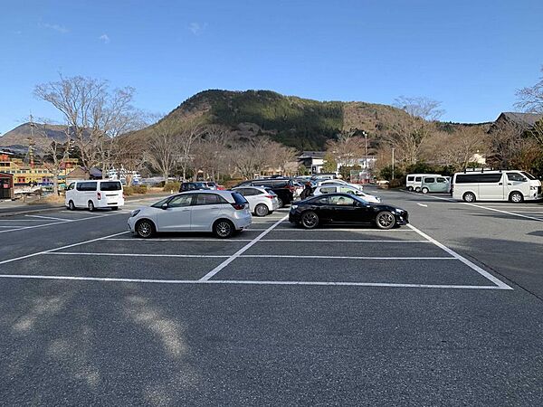 町営無料駐車場（５分）