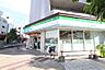 周辺：ファミリーマート わらび西口店（412m）