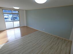 レジデンスシムラ A101 1階1LDKのリビング/ダイニング