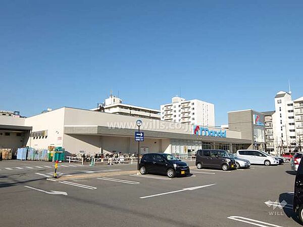 万代(魚崎店)の外観