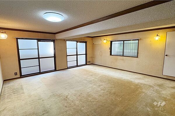 地下1階部分にある納戸です。採光部多くがあるので、圧迫感はありません。［2025年6月27日撮影］