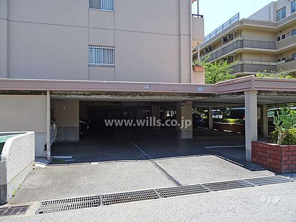 駐車場出入り口