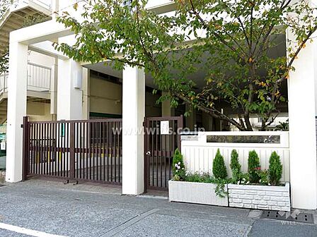 御影小学校[公立]の外観