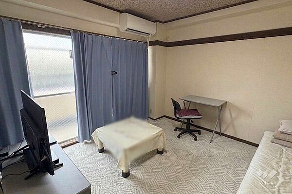 西側洋室約8帖［2026年8月17日撮影］AI加工で家具等を削除しております。