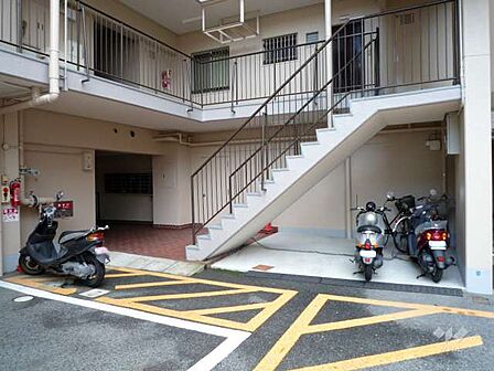 バイク置場です。空き状況など、お気軽にお問い合わせください。