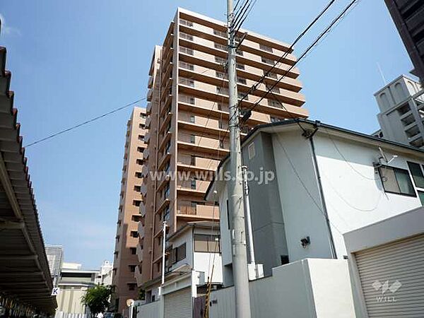 ハイツ本山の外観（西側から）