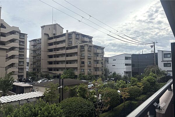 バルコニーからの眺め（南西方向）です。［2026年8月27日撮影］