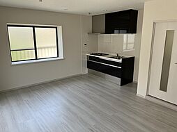 アーバン ハウス 1階1LDKのリビング/ダイニング