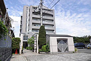 柏原駅より徒歩13分 築31年9ヶ月 7階建の賃貸物件