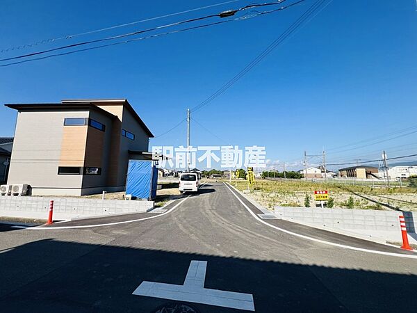 西側公道入り口