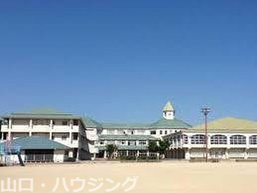 画像22:徳島市立国府中学校 555m