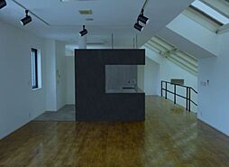 東京メトロ日比谷線 六本木駅 徒歩8分の賃貸マンション 4階1LDKのリビング/ダイニング