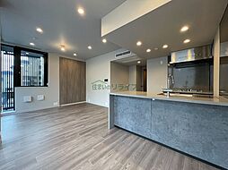 東京メトロ日比谷線 恵比寿駅 徒歩4分の賃貸マンション 3階2LDKのリビング/ダイニング