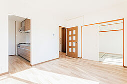 UR高槻・阿武山八番街 5階3DKのリビング/ダイニング