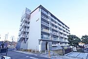 枚方市駅よりバス8分 徒歩4分 築27年10ヶ月 6階建の賃貸物件