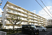 ＵＲ都市機構鶴山台団地６１号棟 3階 築53年10ヶ月の賃貸物件