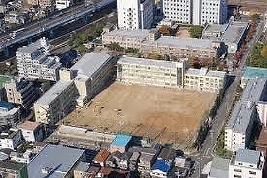 画像10:神戸市立鷹取中学校（2054m）