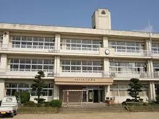 画像23:神戸市立丸山中学校（631m）