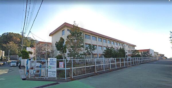 画像6:神戸市立泉台小学校（465m）