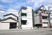 高速長田駅より徒歩7分 築12年6ヶ月 3階建の賃貸物件