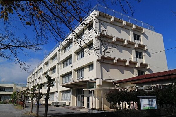 小学校「日野市立日野第五小学校まで310m」