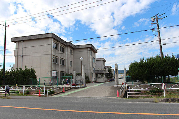 北茨城市立中郷第一小学校まで1169m
