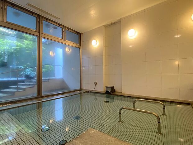 偉人に愛された名湯「湯本温泉」が愉しめる温泉大浴場。こちらは「せおと」です。