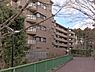 その他：【外観】2番館の外観です。沢を挟んで1番館がございます。