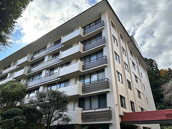 【外観】フジタ第3箱根山マンションは総戸数76戸のマンションです。