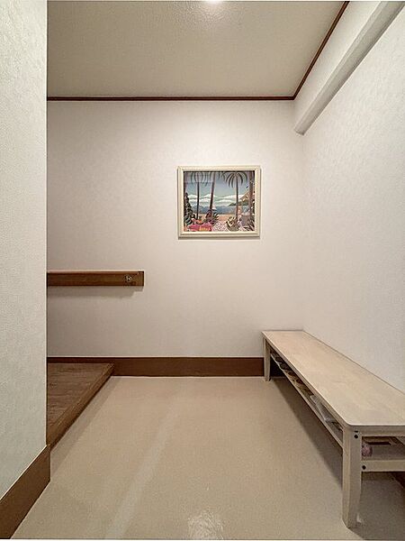 【玄関】それではご案内させていただきます。