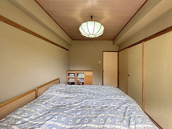 【和室】広さは約6帖となります。