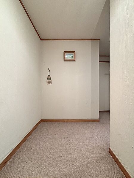 【玄関】奥行きのある玄関が、ゆとりある住空間を演出します。