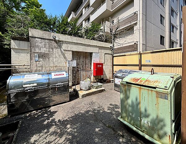 【共用部】敷地内にゴミ置き場があります。
