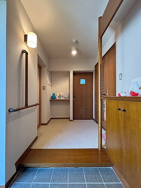 室内は綺麗にお使いですが、経年を感じる箇所もございます。リフォームのご相談も承ります。