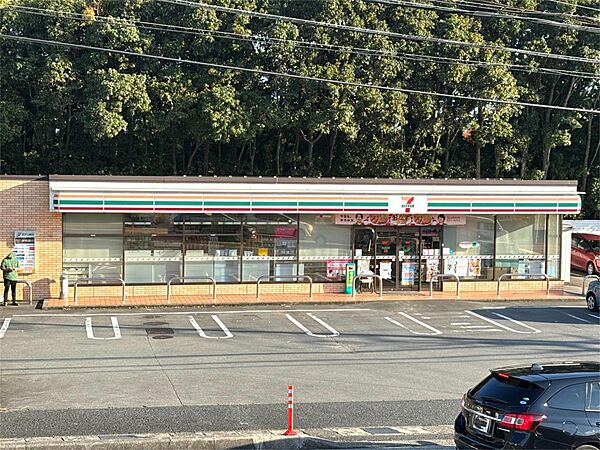 セブンイレブン 伊東八幡野店（5053m）