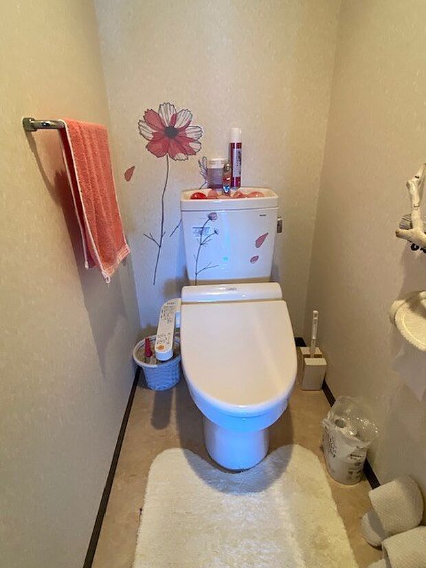 【トイレ】洗浄機能付きトイレです。
