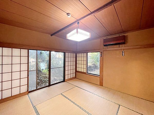 ≪和室≫　こちらは1階洋室の隣にある8帖の和室です。