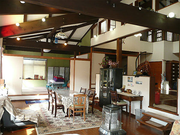 奥は和室10帖贅沢な広さの和室です。